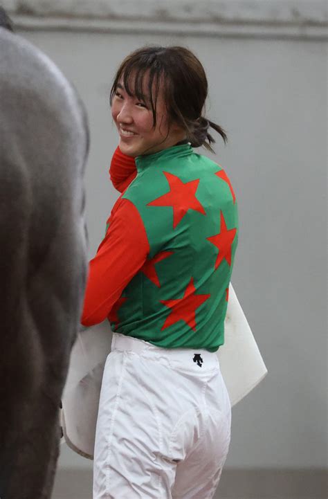 永島まなみ騎手今年6勝目「しまい伸びてくれました」シゲルオトヒメで3馬身半差完勝／中京2r 競馬写真ニュース 日刊スポーツ