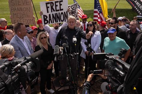 La Jornada Steve Bannon Llega A Prisi N Tras Ser Condenado Por Desacato