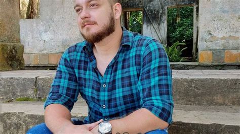 Cantor sertanejo é morto mais de 20 tiros em Manaus diz polícia