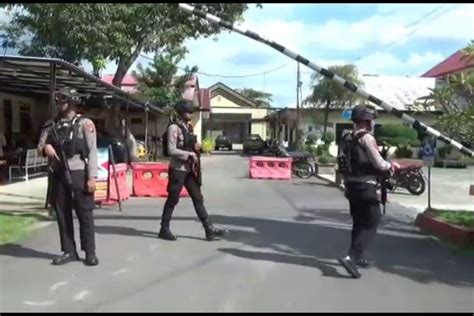 Foto Jadi Tukang Parkir Di Solo Pelaku Bom Bunuh Diri Di Bandung