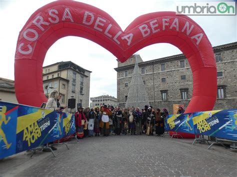 Terni La Corsa Della Befana In Centro Con Tanto Di Concorso Umbriaon