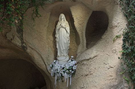 Lourdes Grotto Y Tepeyac De San Antonio Oblate School Of Theology