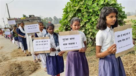 नशामुक्त बिहार बनाने के लिए स्कूली बच्चों जीविका दीदी तथा सेविका सहायिका ने निकाली जागरूकता रैली