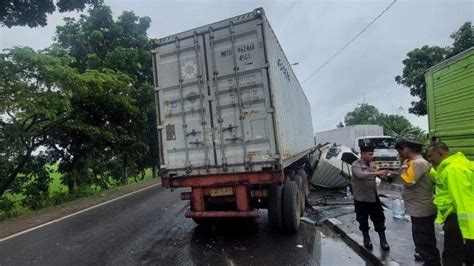 Dua Truk Besar Bertabrakan Di Jalur Pantura Indramayu Begini Kondisi