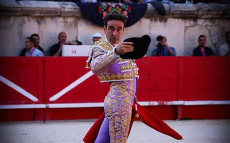 Vídeo de la emotiva reaparición de Ponce en Nimes Aplausos es