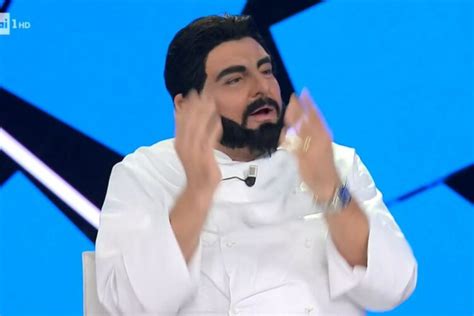 Tale e Quale Show Antonino Cannavacciuolo chi è l imitatore in giuria