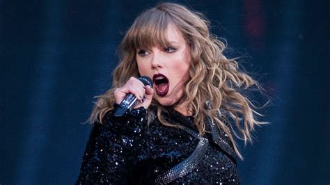 Is Taylor Swift Performing at 2023 Super Bowl Halftime Show? | Life & Style