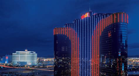 8 Cheap Hotels In Las Vegas For A Spontaneous Summer Getaway - Brit + Co