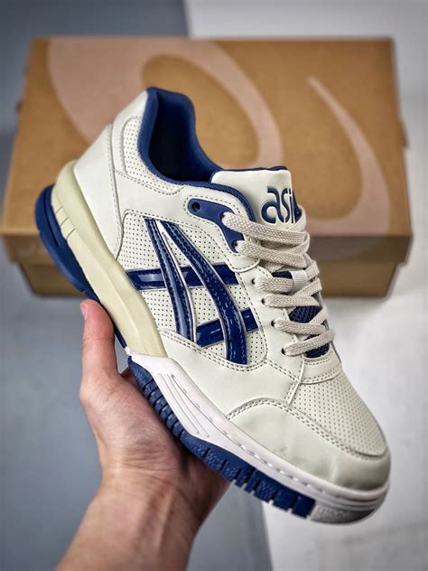ASICS GEL-SPOTLYTE Low V2, Men's Fashion, Footwear, Sneakers on Carousell