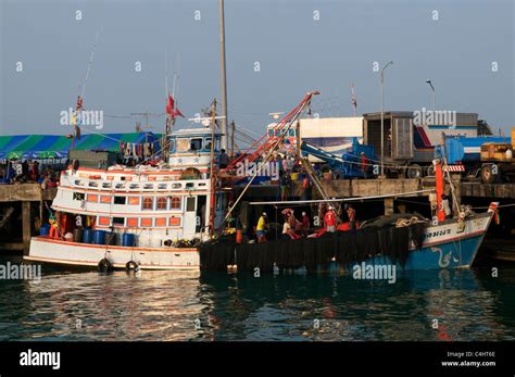 Trawler Nets Catch Hi Res Stock Photography And Images Alamy