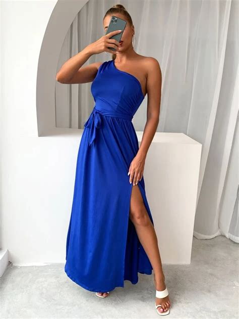 The 8 Best Shoe Colors To Wear With A Royal Blue Dress Theankaraqueen