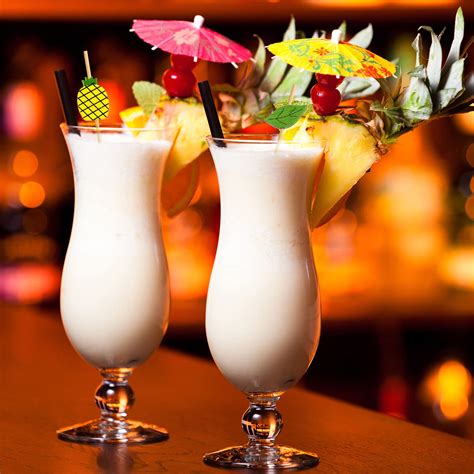 Snapklik.com : 12 Pcs Plastic Hurricane Glasses 15oz Break Resistant