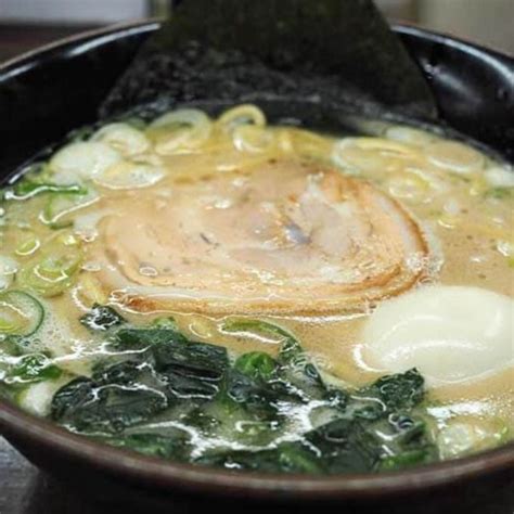 【麺王めんおう】富山市内で人気の家系ラーメン「ピリ辛高菜ごはんもご一緒に」