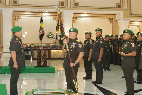 Mayjen TNI Rafael Pimpin Sertijab Sejumlah Pejabat Strategis Di