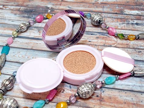 Loreal Paris Nude Magique Cushion Foundation CHAMY AT