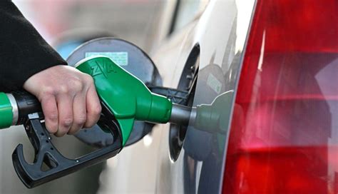 Astuces Pour Conomiser Du Carburant Selon Les Experts B Nin