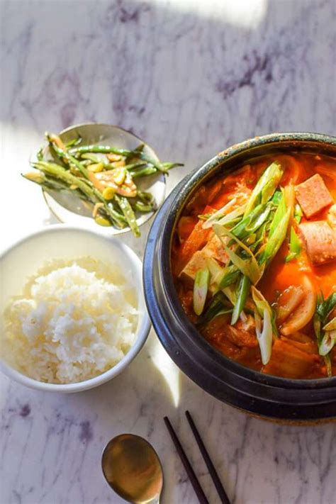 10 Minute Kimchi Jjigae Korean Kimchi Stew Yejis Kitchen Stories