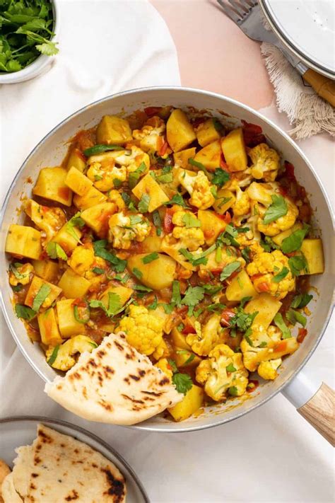 Aloo Gobi Masala (Cauliflower Potato Curry) | Little Bit Recipes