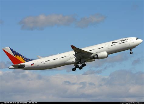 F Ohzt Airbus A Philippine Airlines Michael Dawson Jetphotos