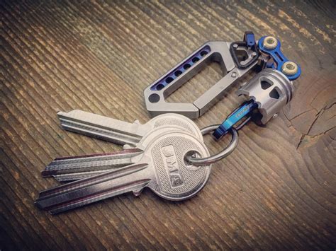 Ti Drone Carabiner Swivel Piston Skull Bob Keychain O Walletchain