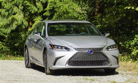 2020 Lexus ES 300h: Review - autoNXT.net