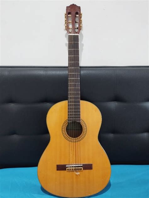 Yamaha Classical Guitar C-390 Original on Carousell