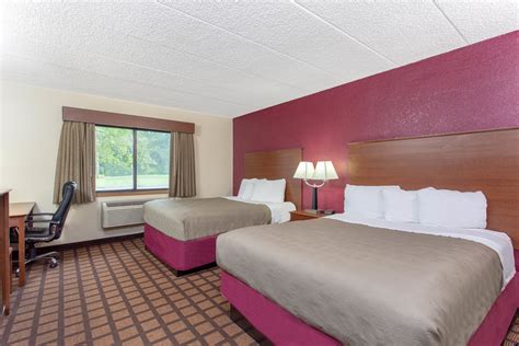 AmericInn by Wyndham Burlington | Burlington, WI Hotels