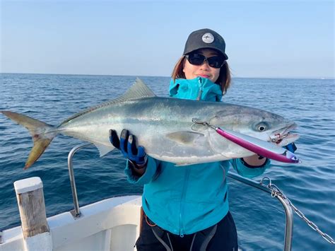 釣り人 Hazuki さんの 2022年03月31日のヤズの釣り・釣果情報福岡県 福岡県糸島市近辺 アングラーズ 釣果400万