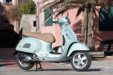 Zoom Sur Le Nouveau Vespa Gts 300 Hpe Laurent Lachkar Motos