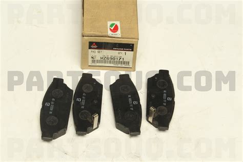 PAD SET RR BRAKE MR389569 Mitsubishi Parts PartSouq