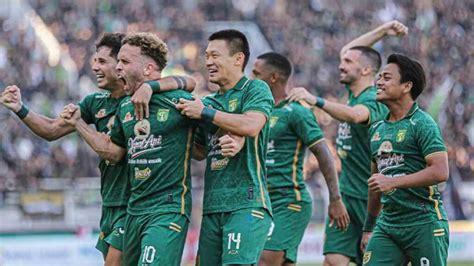 Persebaya Vs Arema Fc Berlangsung Sengit Derby Jatim Berakhir Dengan