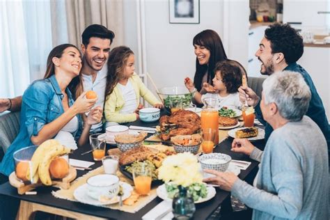 5 Beneficios De Comer En Familia Colegio Colombo Gales