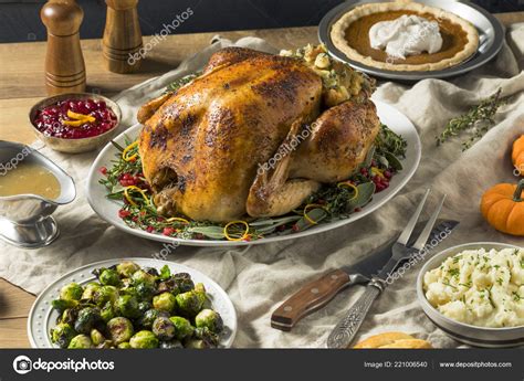 Whole Roasted Turkey Dinner Thanksgiving All Sides — Stock Photo