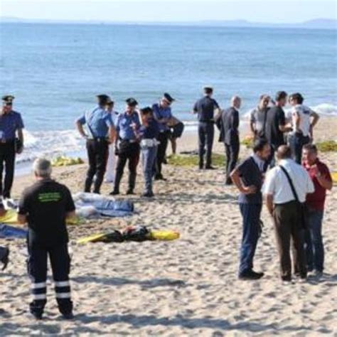 Migranti In 400 Sbarcano In Spiaggia A Palma Di Montechiaro Ma La