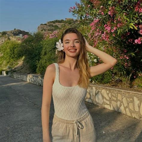 Sıla Dündar Kaç Yaşında? Sosyal Medya Fenomeni “Heyysila” Kimdir ...