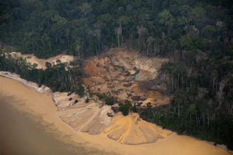 Yanomami Sotto Attacco Come I Garimpeiros Stanno Devastando La Pi