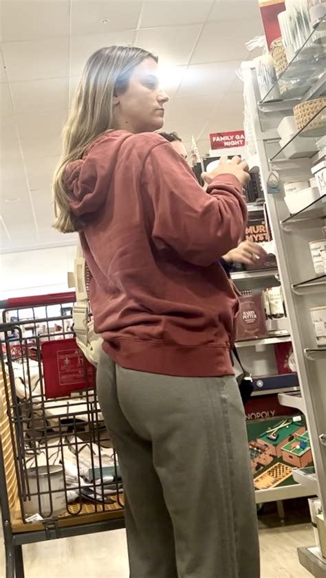 Bubble Butt Blonde At Homegoods In Sweats Spandex Leggings Yoga Pants Forum