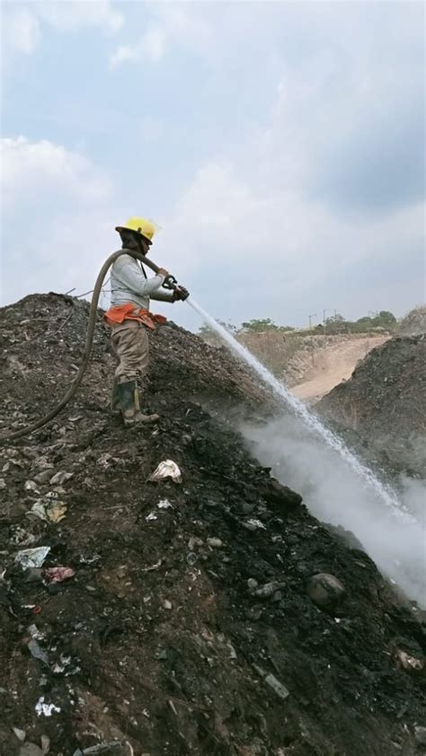 Autoridades Mantienen Controlado Incendio De Basurero Municipal