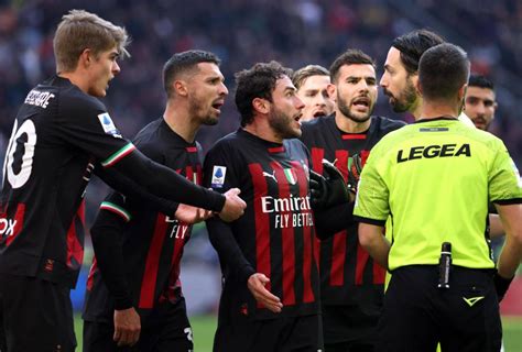 Milan Player Ratings Vs Sassuolo Giroud Strikes But Rossoneri Implode