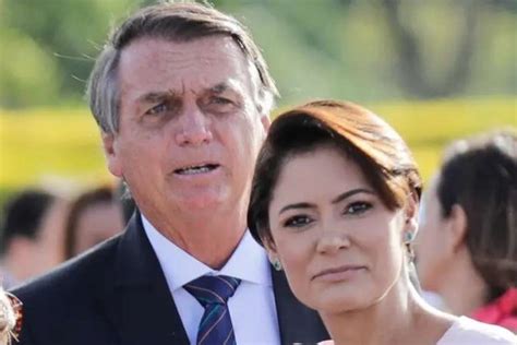 Michelle Celebra 15 Anos De Casada Com Bolsonaro Meu Príncipe