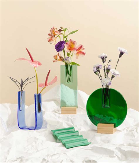 Glassmateria Reimagines The Bud Vase With The Slimline Collection Colored Glass Vases Glass