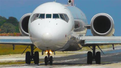 A Spectacular Morning At Skiathos Airport Boeing 717 737 700