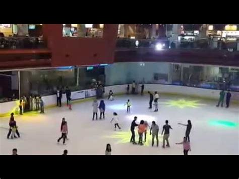 Suasana Ice Skating Di Bintaro Xchange Bx Ice Rink Youtube