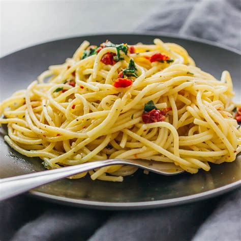 Spaghetti Aglio E Olio Is One Of My Favorite Simple Pasta Dishes