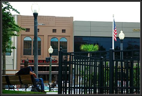 Ocala, Central Florida & Beyond: Waiting ... for ? in downtown Ocala