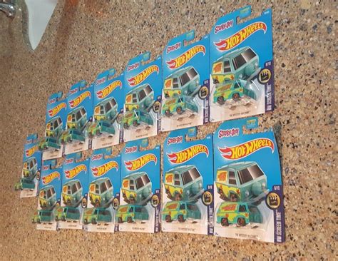 Hot Wheels Scooby Doo Mystery Machine Lot Of