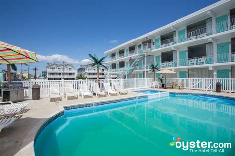 Days Inn & Suites by Wyndham Wildwood - The Rooftop Pool at the Days ...