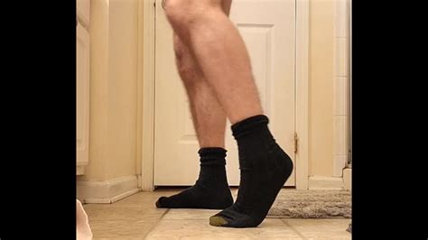 HAIRY MUSCLE BEAR FLEXING LEG MUSCLES Pornhub Gay