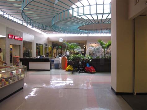 Sky City: Retail History: Western Hills Mall: Fairfield, AL