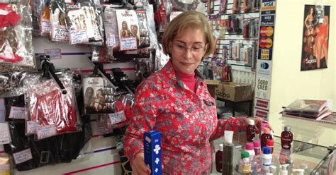 G Aos anos ex evangélica comanda sex shop mais antigo de Sorocaba notícias em Sorocaba